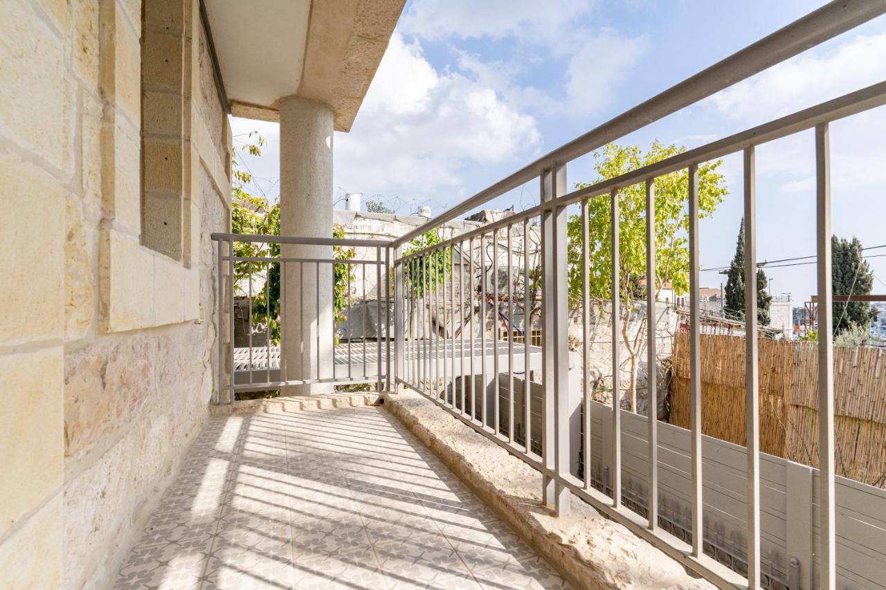 The Haneviim Suites - Isrentals Jerusalem Exterior photo